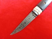 Нож Засапожный - 2 (Сложный мозаичный Дамасск (пакет сталей клинка: ШХ15+М76Т+Никель); больстер - Тимаскус; рукоять - стабилизированные зуб мамонта и черный граб)