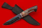 Нож Тундра вороненный ламинированный дамаск - это нож из высококачественной стали, мельхиор, стабилизированная карельская береза, акрил.