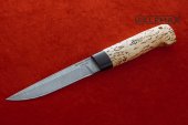 Нож Скандинавский  имеет лезвие из дамасской стали, что делает его прочным, острым и долговечным, карельская берёза.